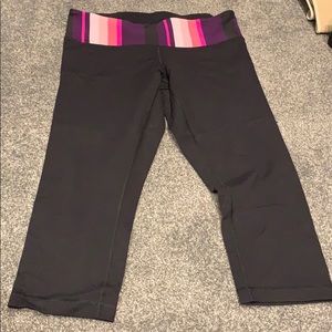 LULULEMON ATHLETICA CROP LEGGINGS SIZE 10